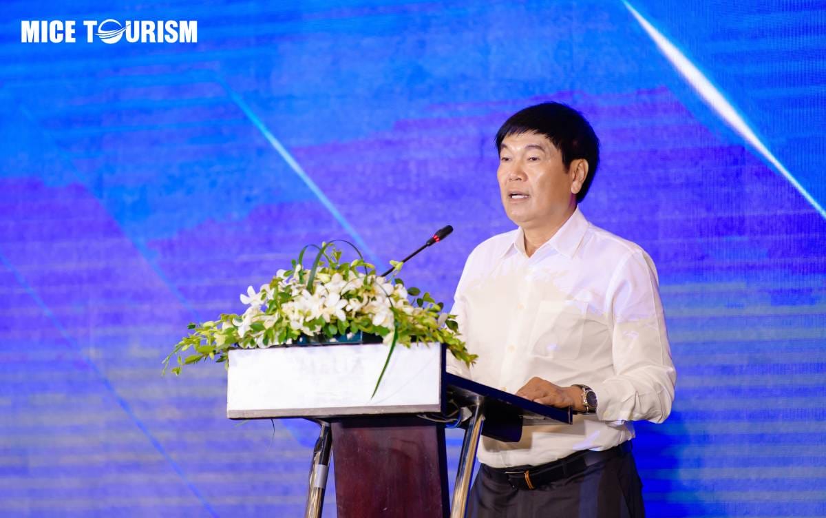 Chủ tịch Trần Đình Long phát biểu tại đại hội