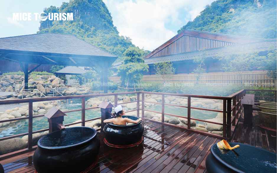 Yoko Onsen Quang Hanh