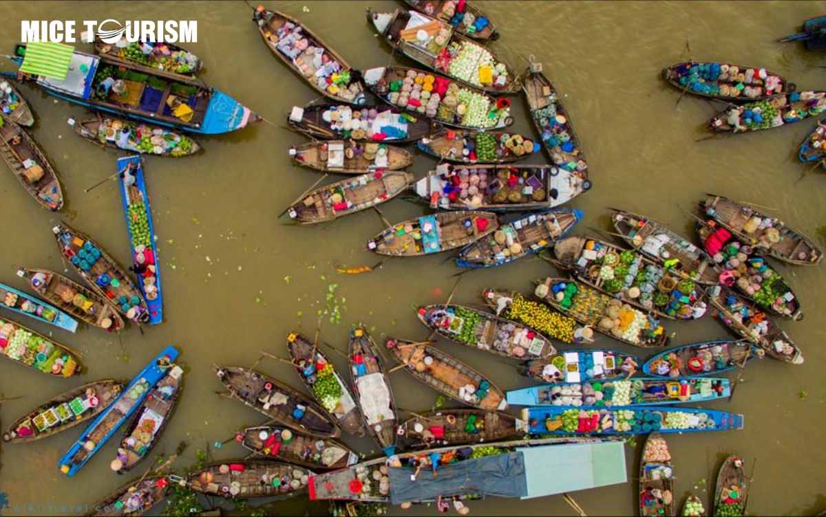 Miền tây sông nước